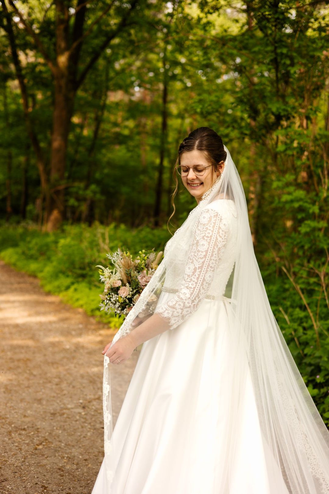 Ik ben beschikbaar als boodschappen hulp of voor gezelschap